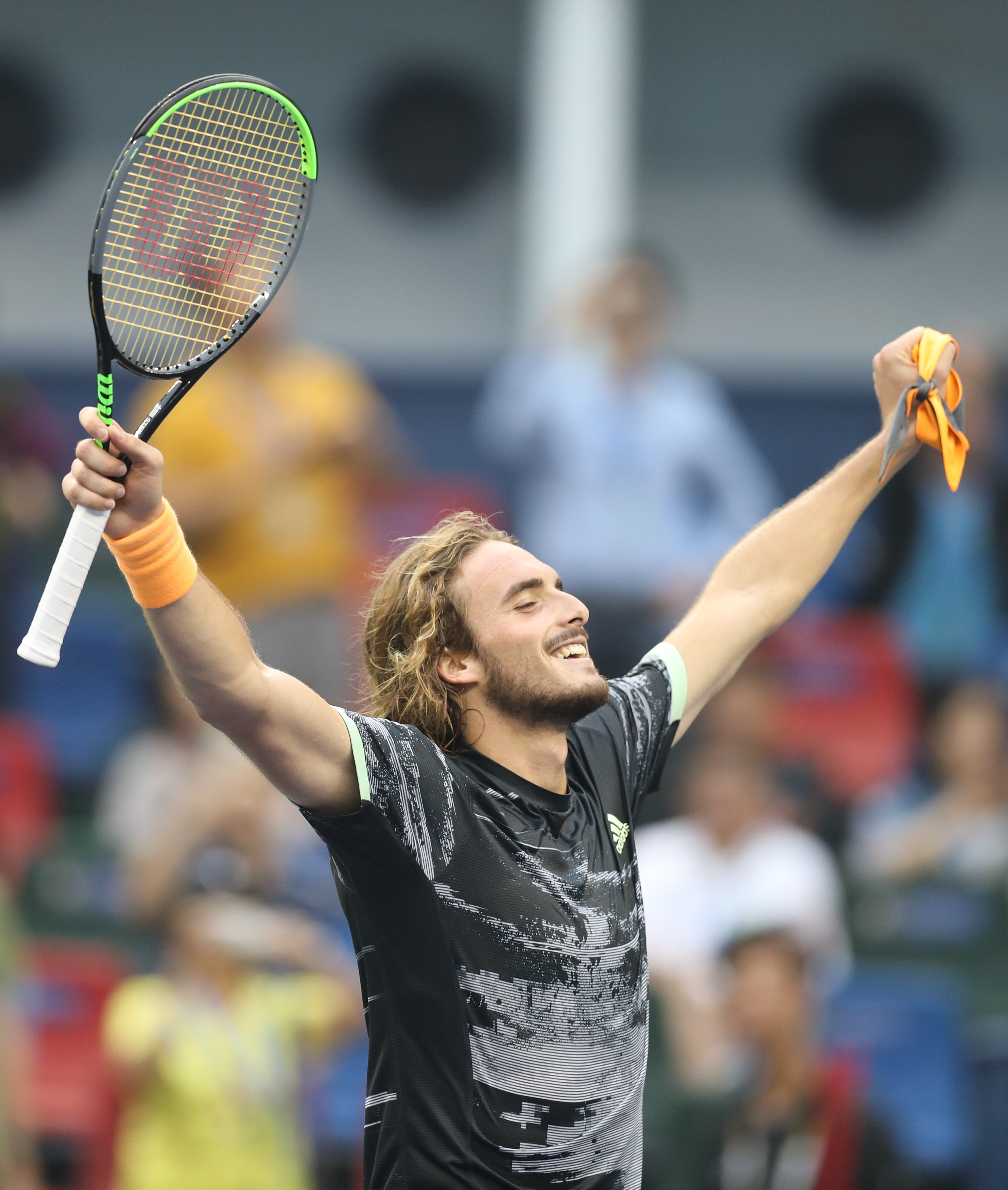 西班牙网球队逆转德国网球队,西西帕斯打破历史纪录 西班牙网球队逆转德国网球队,西西帕斯打破历史纪录