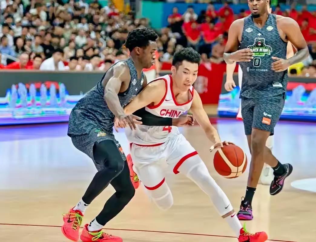 马刺力克中国男篮，莫里斯关键制胜的简单介绍