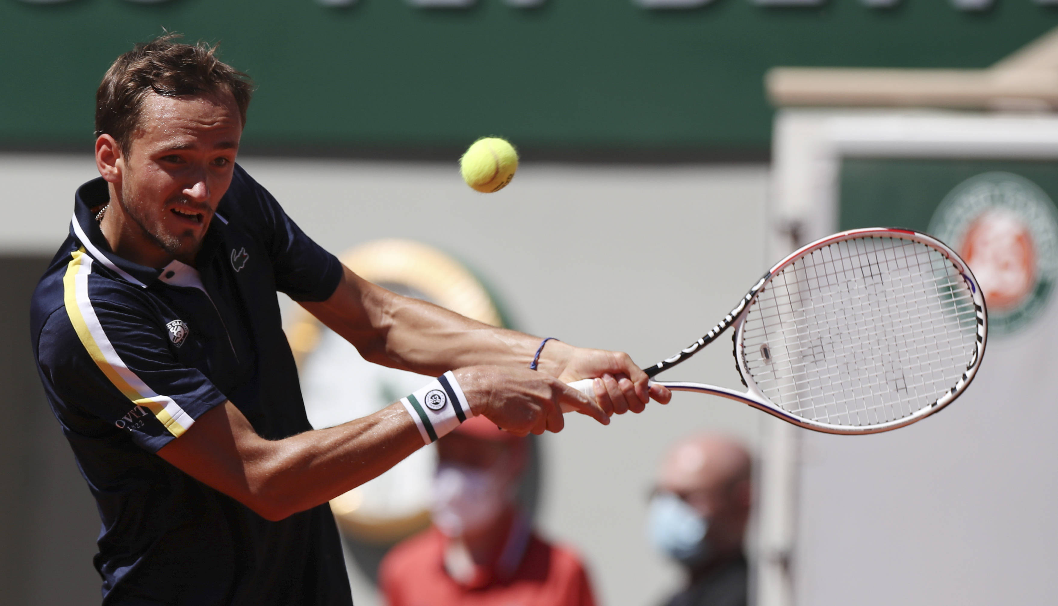 意大利网球队险胜世界网球队，梅德韦杰夫高光表现的简单介绍