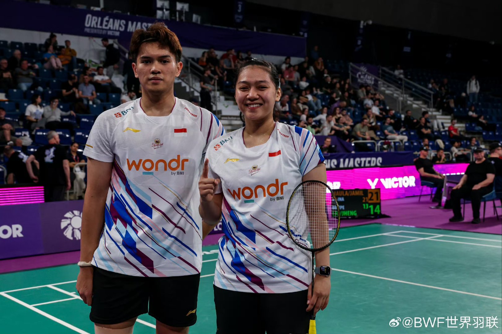 泰国羽毛球队鏖战韩国羽毛球队,林丹制霸全场 泰国羽毛球队鏖战韩国羽毛球队,林丹制霸全场