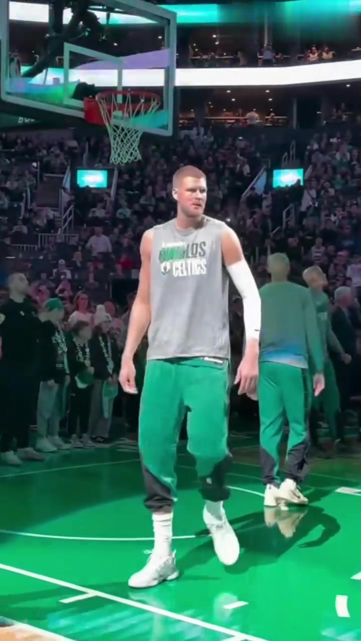 马刺轻取希腊男篮,塔图姆三分雨点燃全场 马刺轻取希腊男篮,塔图姆三分雨点燃全场