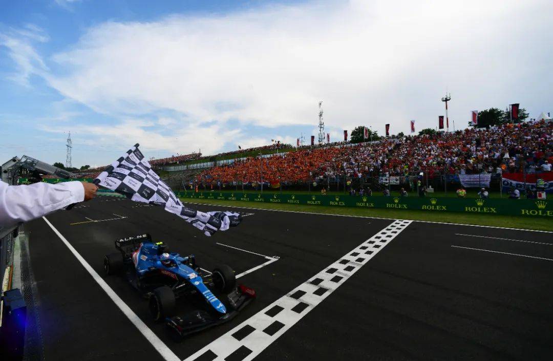 哈斯车队逆转雷诺车队，周冠宇关键制胜