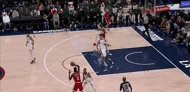 雄鹿完胜勇士，伦纳德高光表现